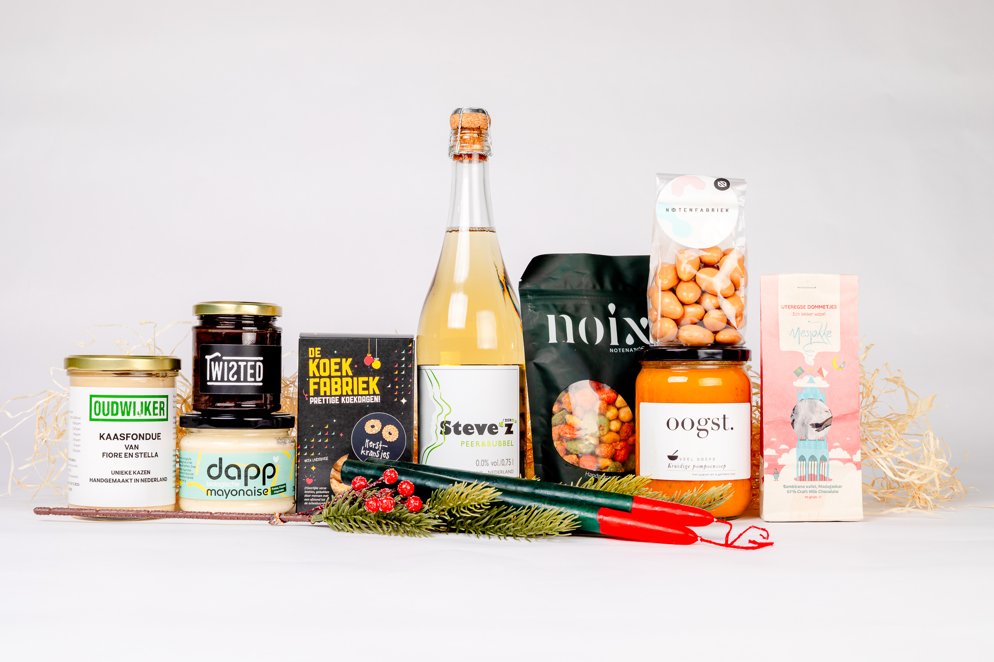 Culinair van dichtbij kerstpakket van Made In met kaasfondue en lokale delicatessen